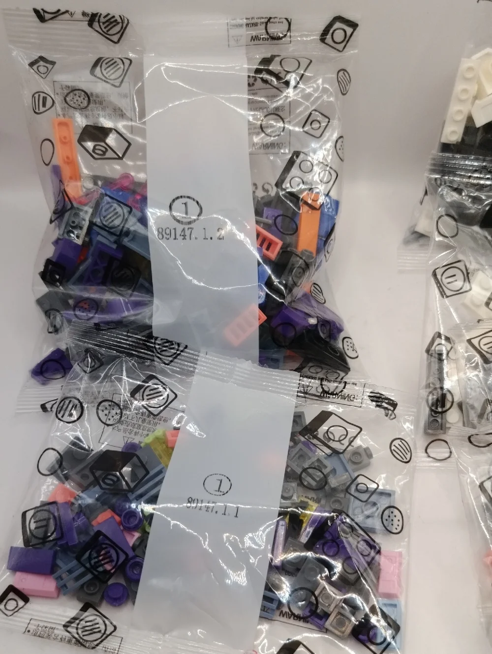 Cyberpunk Robot Mechanical Bunny Brick Build Kit, 1377 Pcs *Open Box, Box Damage